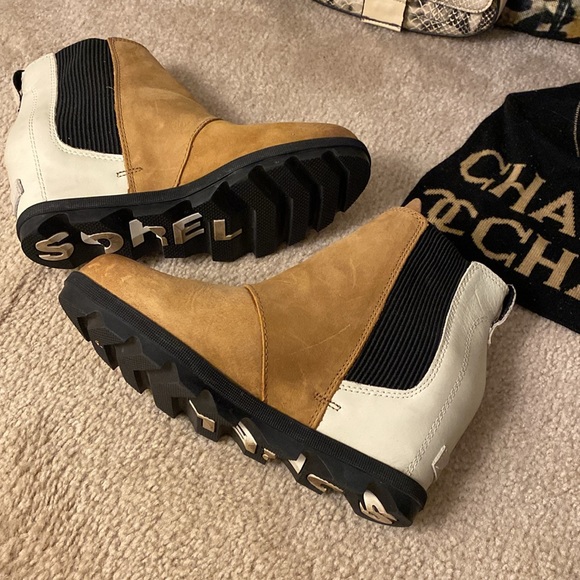 Fabulous pair of Sorel booties 👢 - Picture 4 of 5